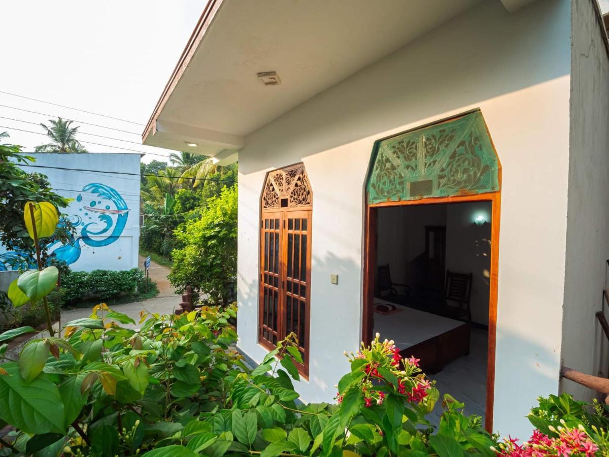 Surfing Guest House Matara Exteriör bild